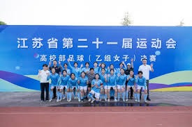 英超转会动态哈兰德与皇马传闻及范戴克对斯洛特被解雇的看法